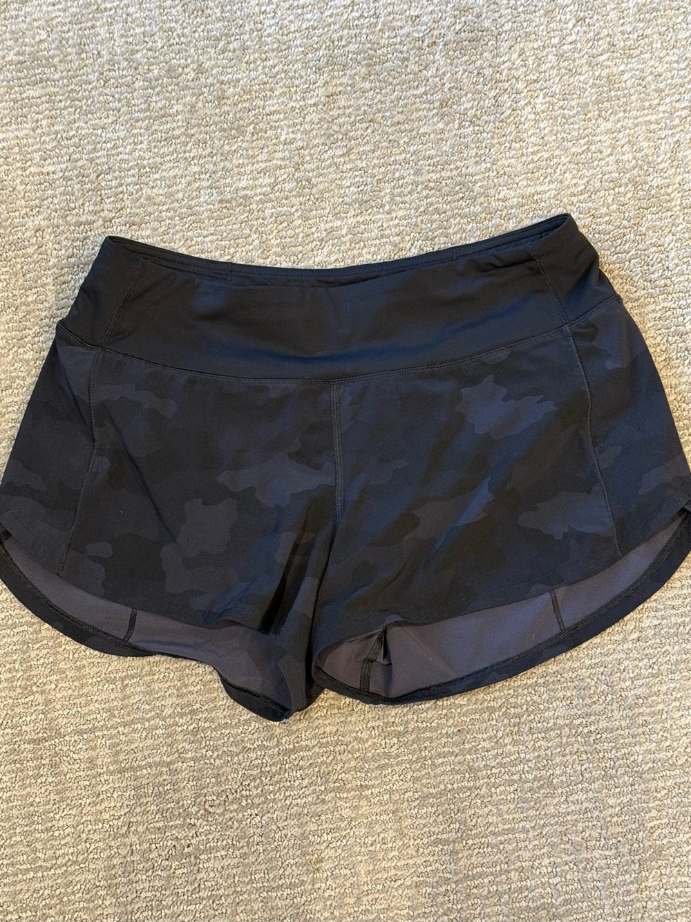 Lululemon SPEED UP SHORT 3.5"Heritage 365 Camo Deep Coal Multi Size 8 - Picture 3 of 4